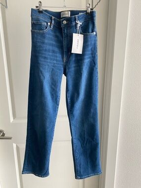 Frame Denim High-Rise Le Sleek Straight High Rise Jeans in Classic Blue